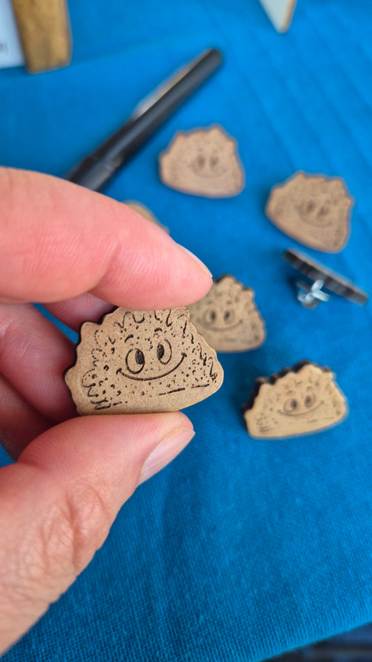 Pin's bois Spongy
