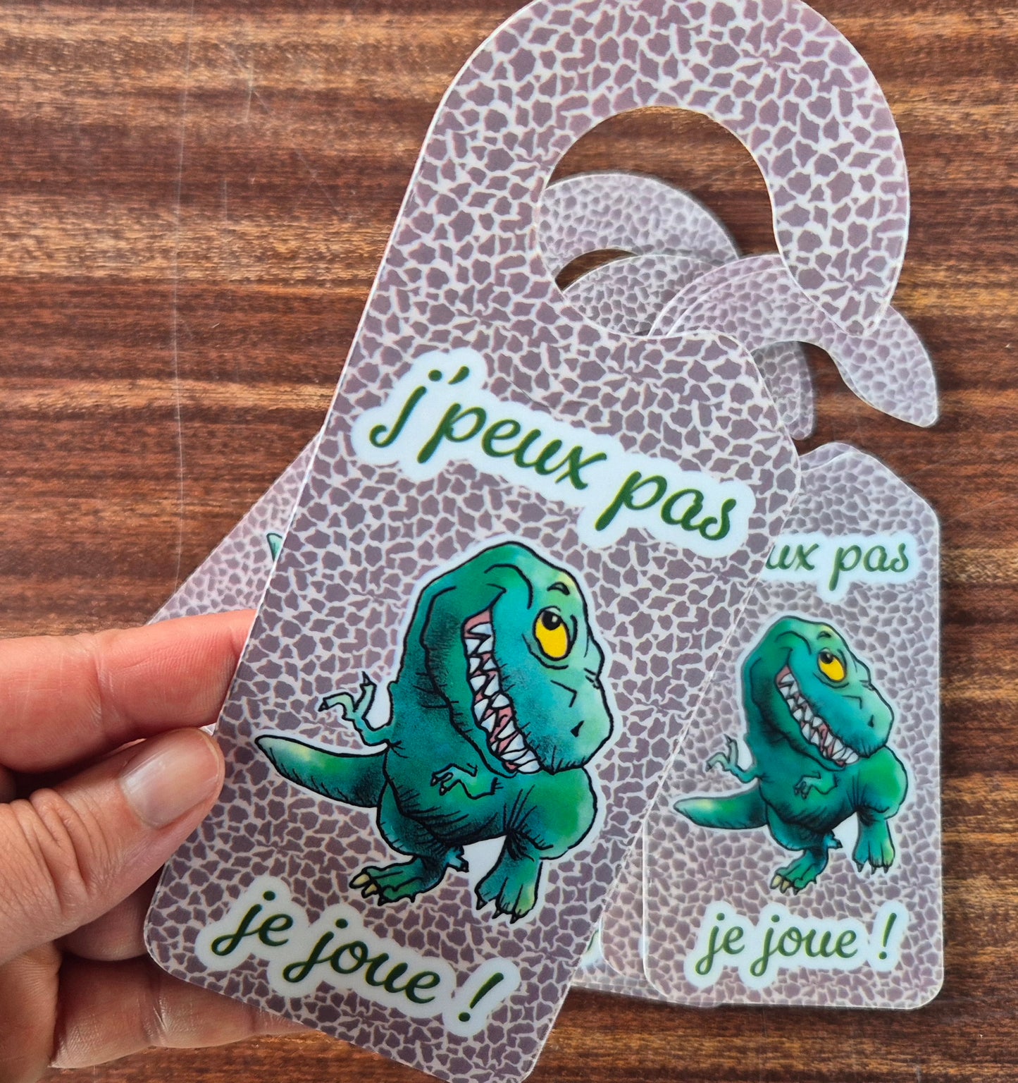 Dino à la porte